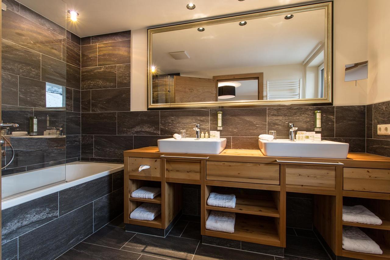 Hotel Bergblick 4 Sterne Superior Фис Экстерьер фото