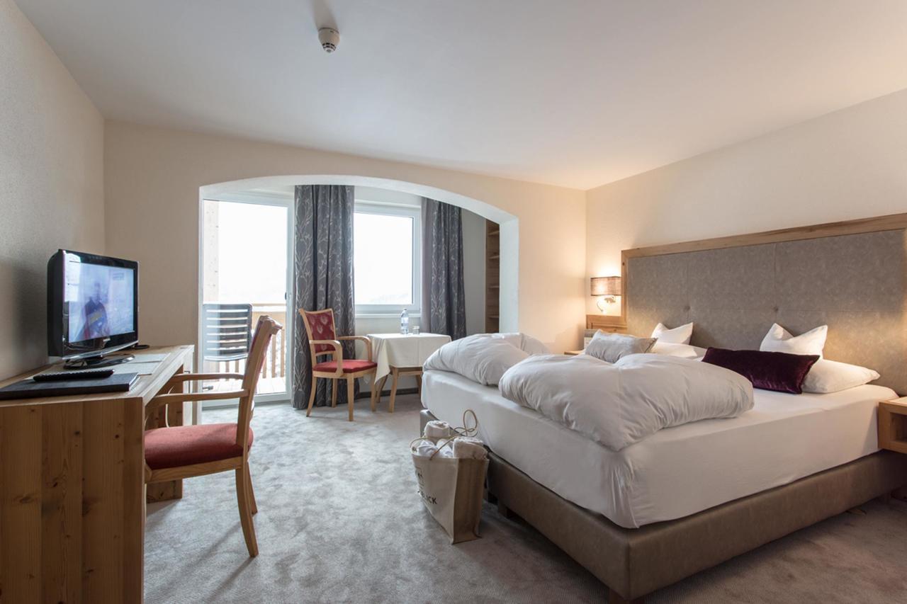 Hotel Bergblick 4 Sterne Superior Фис Экстерьер фото
