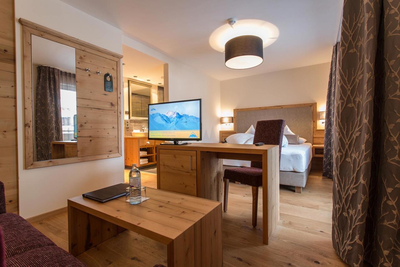 Hotel Bergblick 4 Sterne Superior Фис Экстерьер фото