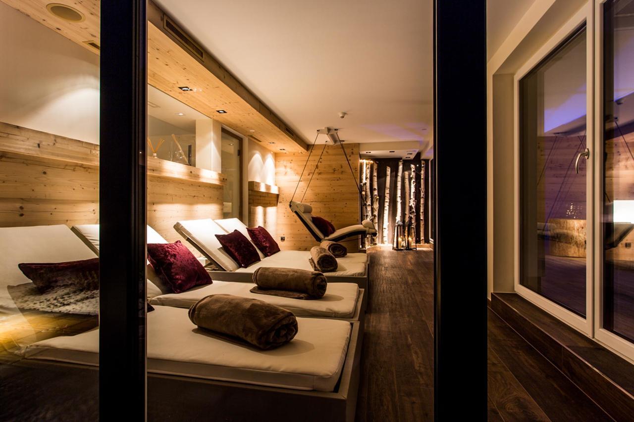 Hotel Bergblick 4 Sterne Superior Фис Экстерьер фото