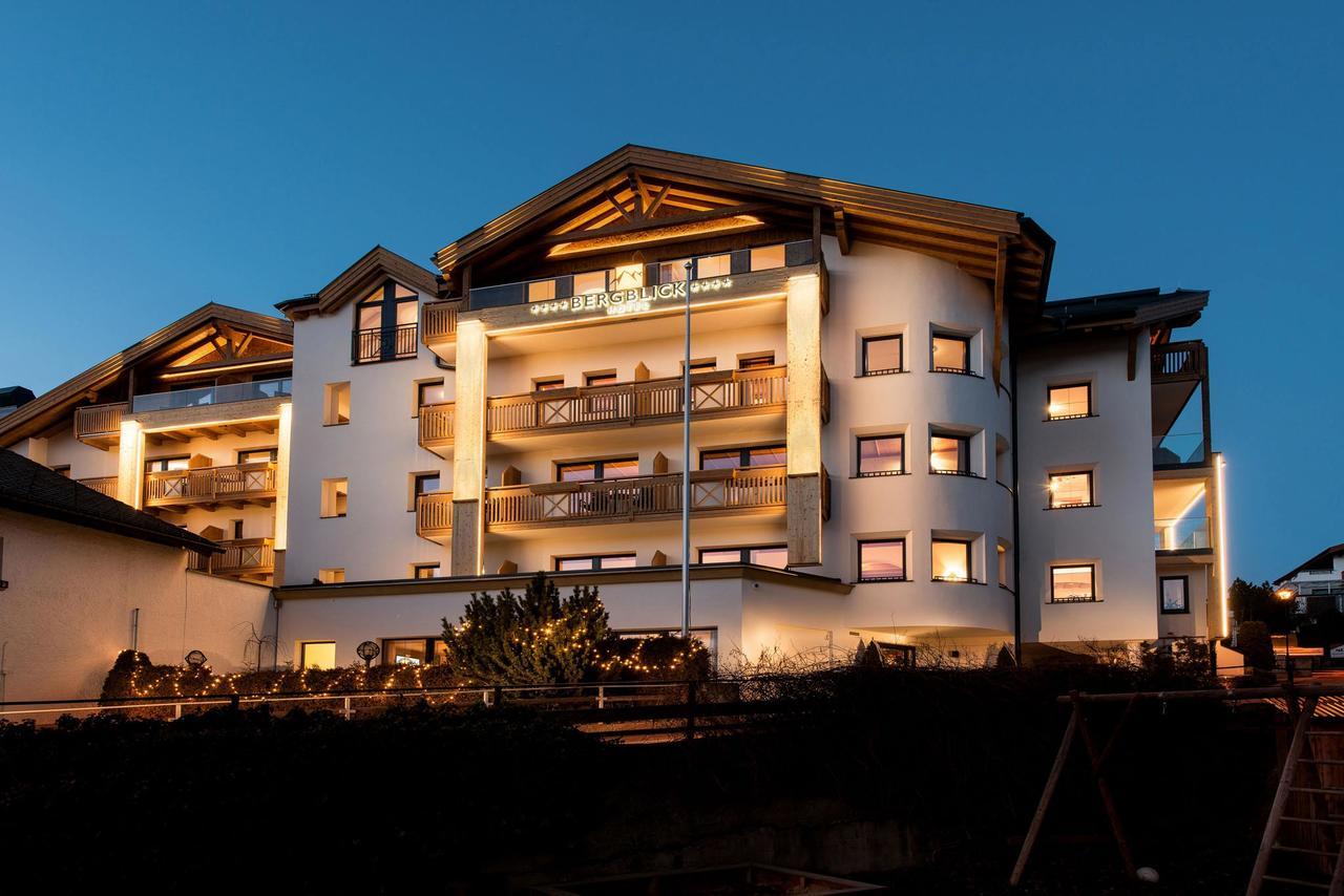 Hotel Bergblick 4 Sterne Superior Фис Экстерьер фото