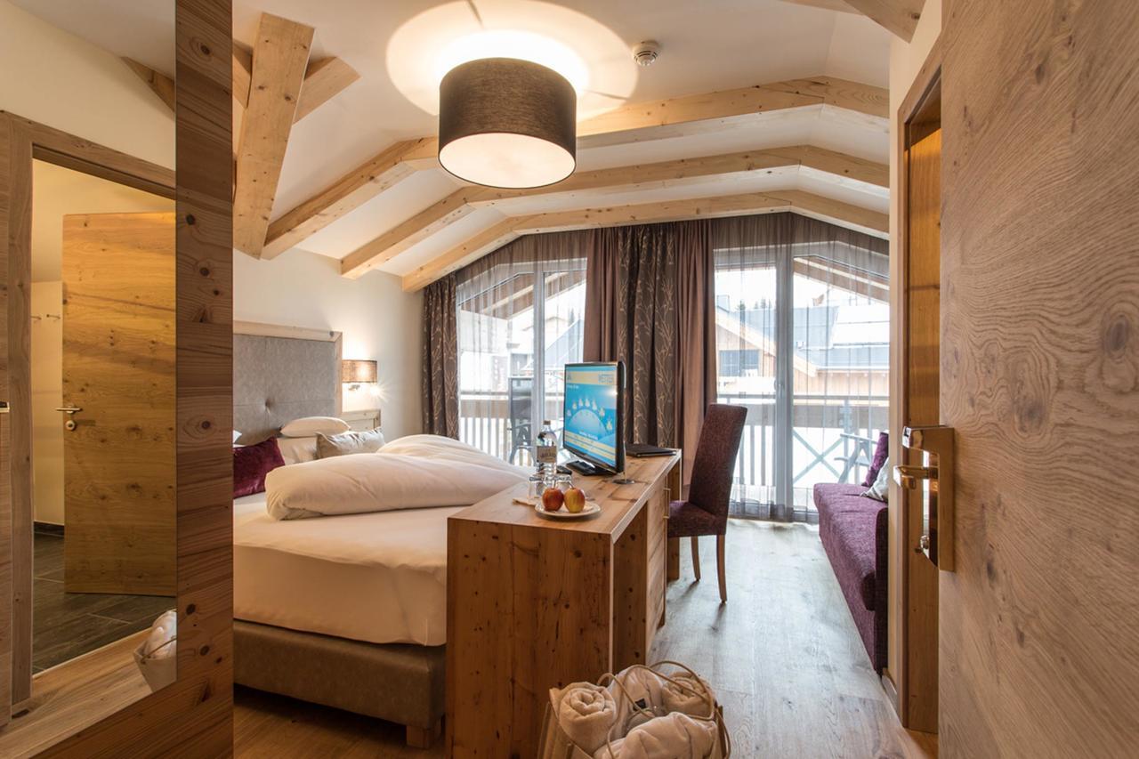 Hotel Bergblick 4 Sterne Superior Фис Экстерьер фото